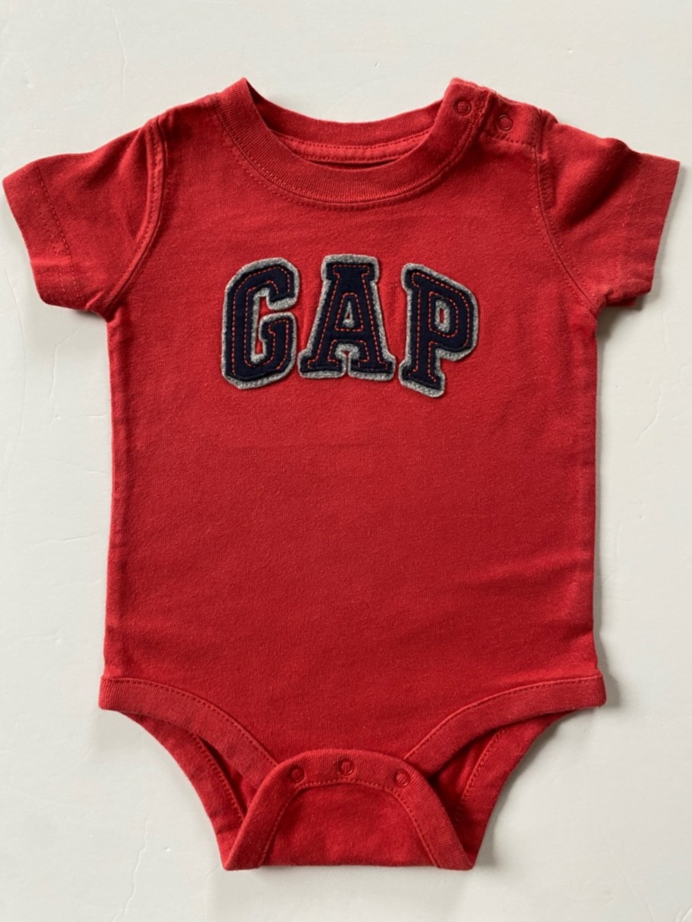 Baby GAP Logo One Piece T- Shirt Size 3 6 Months Red Spellout Red Cotton Snap